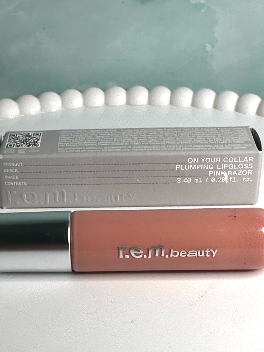 r.e.m. beauty - On Your Collar Plumping Lipgloss, 0.28oz - Pink Razor